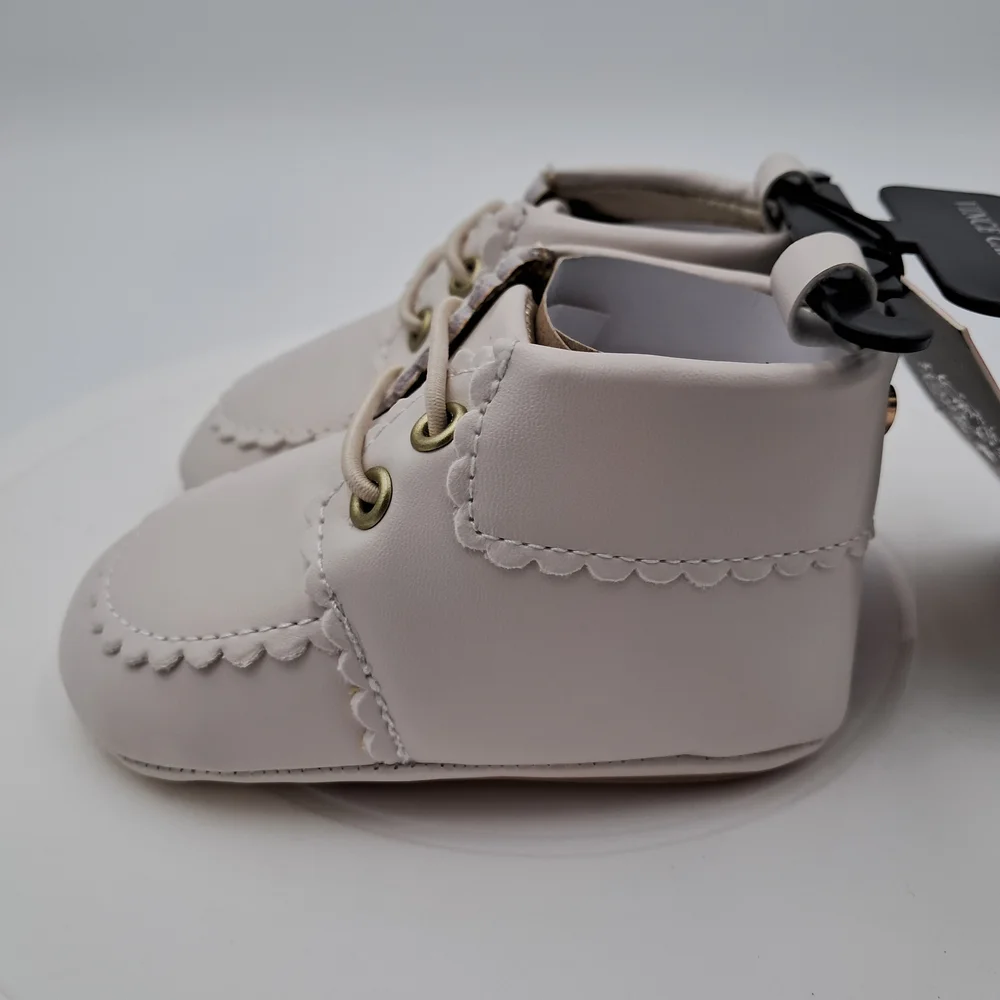 Vince Camuto Baby White‎ Shoes-Size 2 (3-6 Month)
